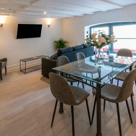 Apartment In The Heart Of The City *
